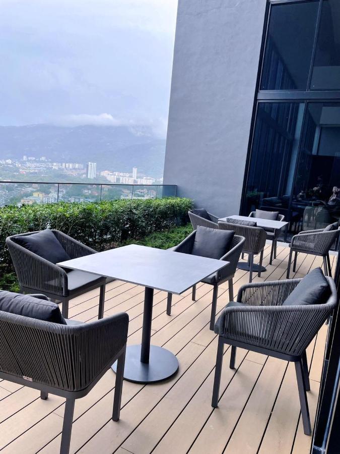 13A Beacon Executive Suites #Rooftoppool #Luxurysuites George Town Esterno foto