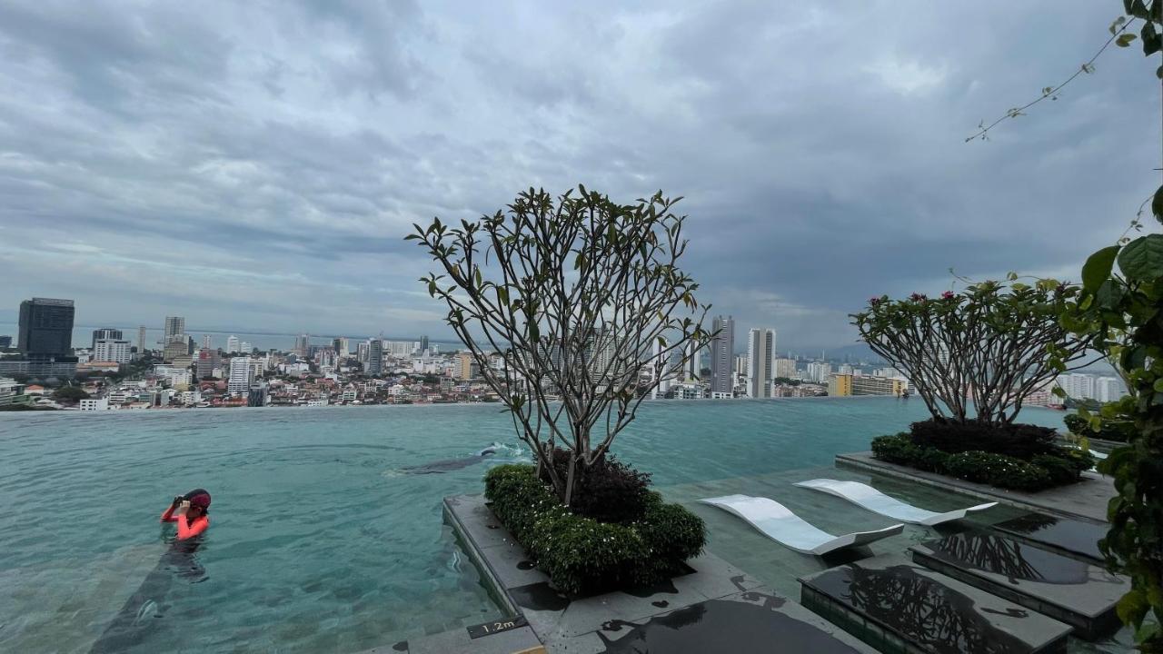 13A Beacon Executive Suites #Rooftoppool #Luxurysuites George Town Esterno foto