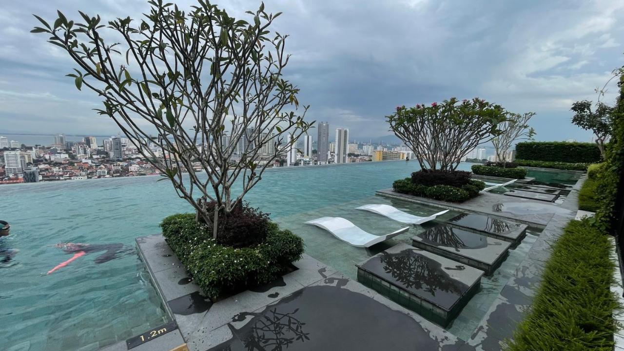 13A Beacon Executive Suites #Rooftoppool #Luxurysuites George Town Esterno foto